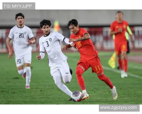 现役足球巨星同框合影 展现顶级球员荣耀与风采