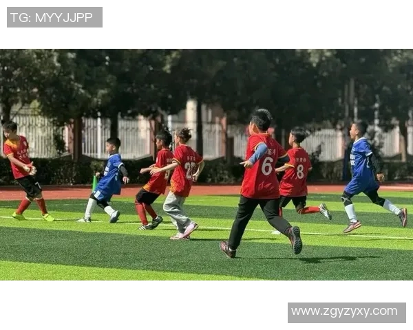 非洲足球新星卡娜娜的崛起之路与她闪耀绿茵场的传奇故事